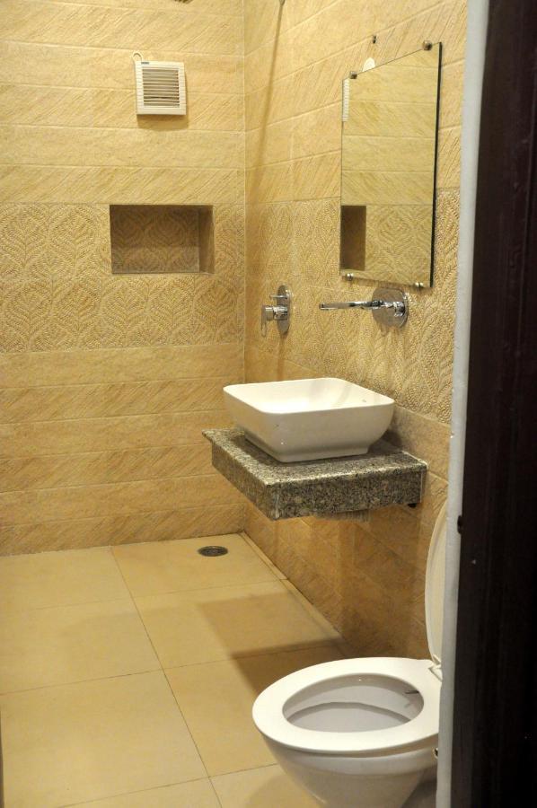 Grand Hotel Amritsar Esterno foto