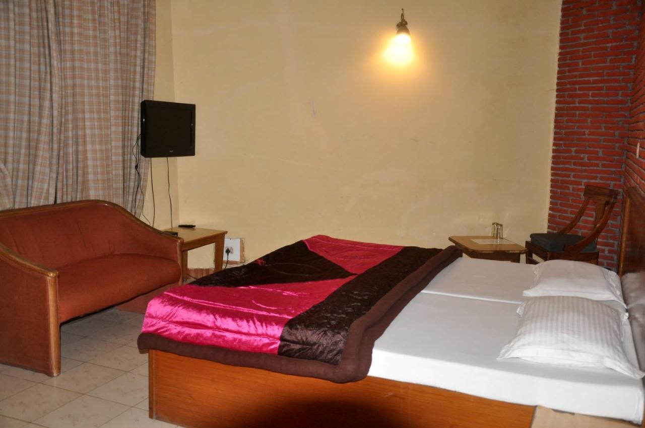 Grand Hotel Amritsar Esterno foto