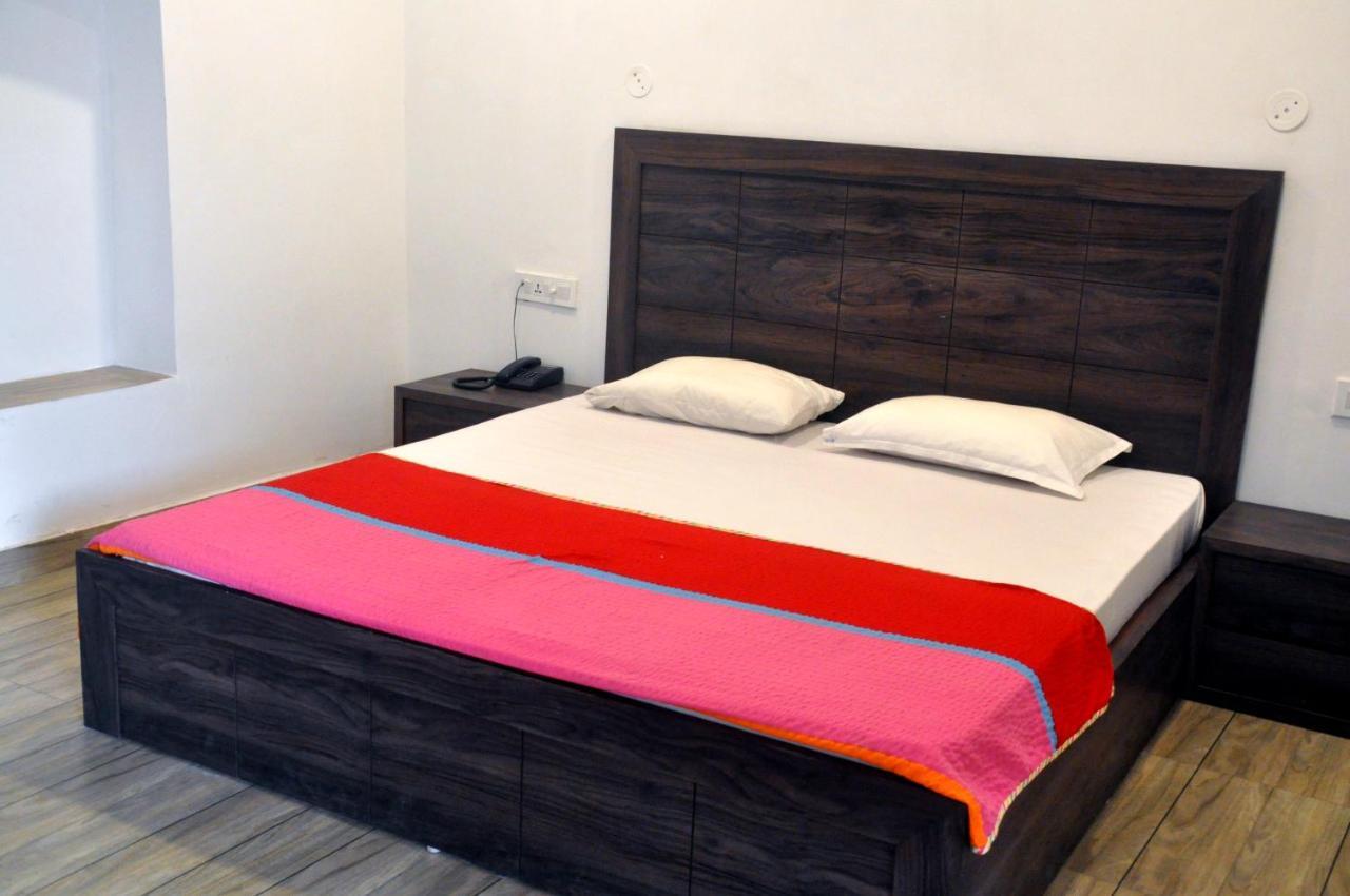 Grand Hotel Amritsar Esterno foto